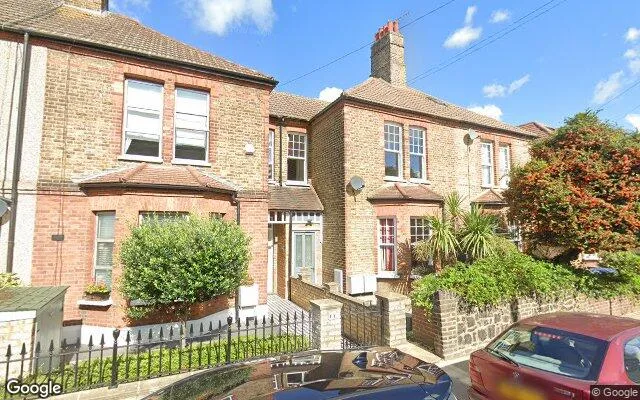 Churchfields, Hanwell — Ealing Clean provides professional house cleaning in this area