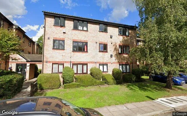 Elthorne Park, Hanwell — Ealing Clean provides professional house cleaning in this area