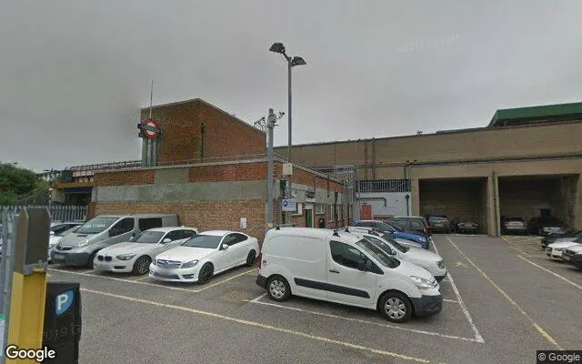 Perivale Station, Greenford/Perivale — Ealing Clean provides professional house cleaning in this area