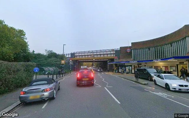 Western Avenue Perivale, Greenford/Perivale — Ealing Clean provides professional house cleaning in this area